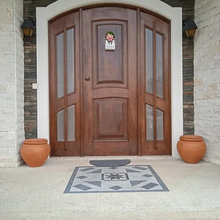 Casa Travessa Da Quinta * מונדים דה בסטו